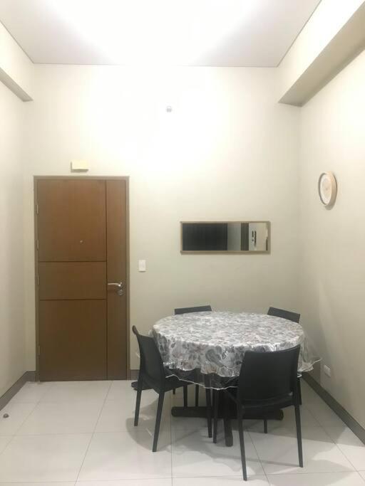 Lovely 2 Bed Room Condo Infront Of Naia Terminal 3 Manila Eksteriør bilde