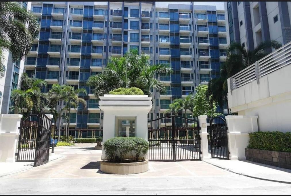 Lovely 2 Bed Room Condo Infront Of Naia Terminal 3 Manila Eksteriør bilde